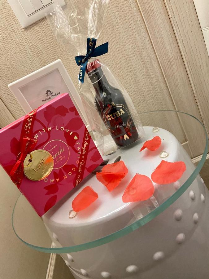 Residenza Bonifacio - Adults Only Hotel เวโรนา ภายนอก รูปภาพ