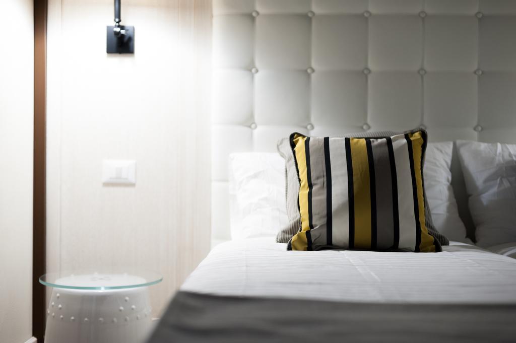Residenza Bonifacio - Adults Only Hotel เวโรนา ภายนอก รูปภาพ