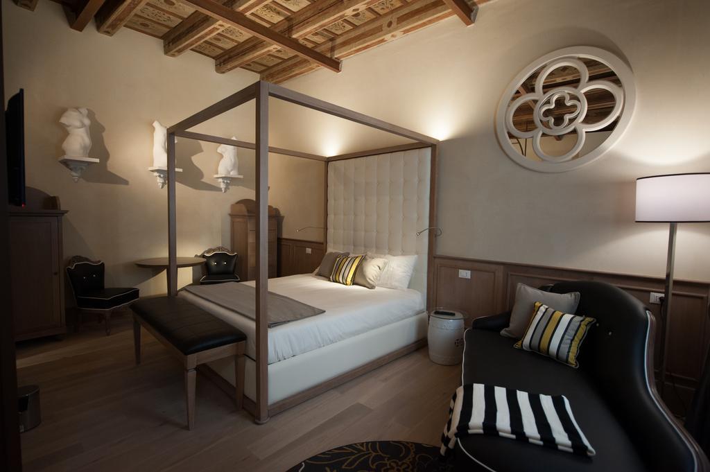 Residenza Bonifacio - Adults Only Hotel เวโรนา ภายนอก รูปภาพ