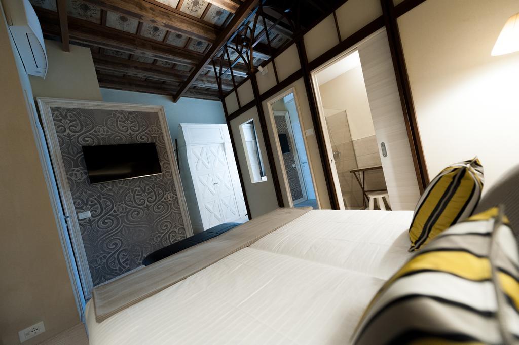 Residenza Bonifacio - Adults Only Hotel เวโรนา ภายนอก รูปภาพ