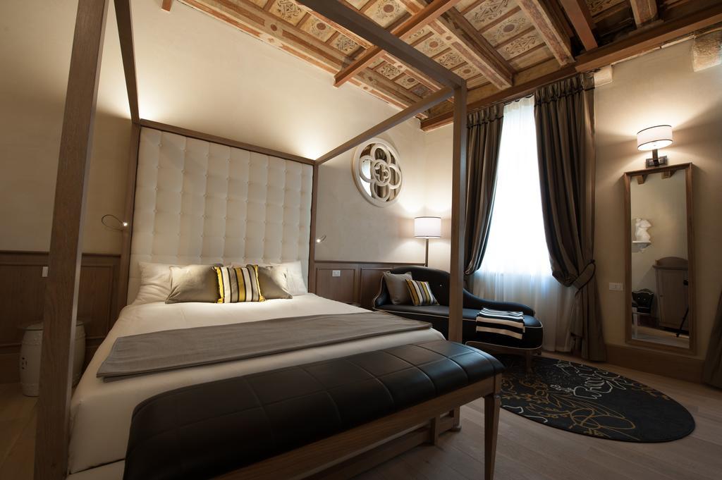 Residenza Bonifacio - Adults Only Hotel เวโรนา ภายนอก รูปภาพ