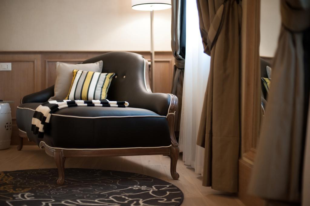 Residenza Bonifacio - Adults Only Hotel เวโรนา ภายนอก รูปภาพ