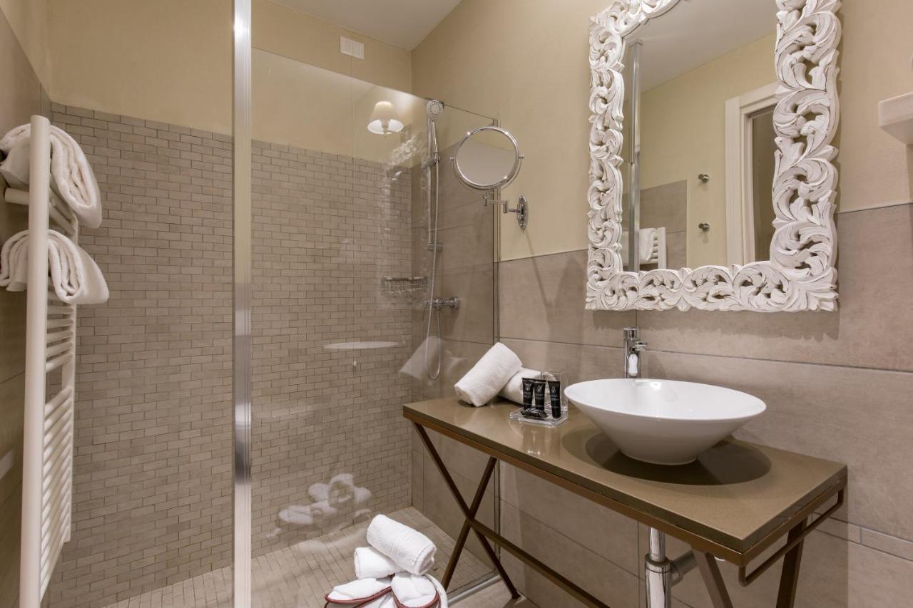 Residenza Bonifacio - Adults Only Hotel เวโรนา ภายนอก รูปภาพ