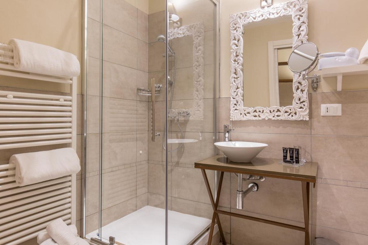 Residenza Bonifacio - Adults Only Hotel เวโรนา ภายนอก รูปภาพ